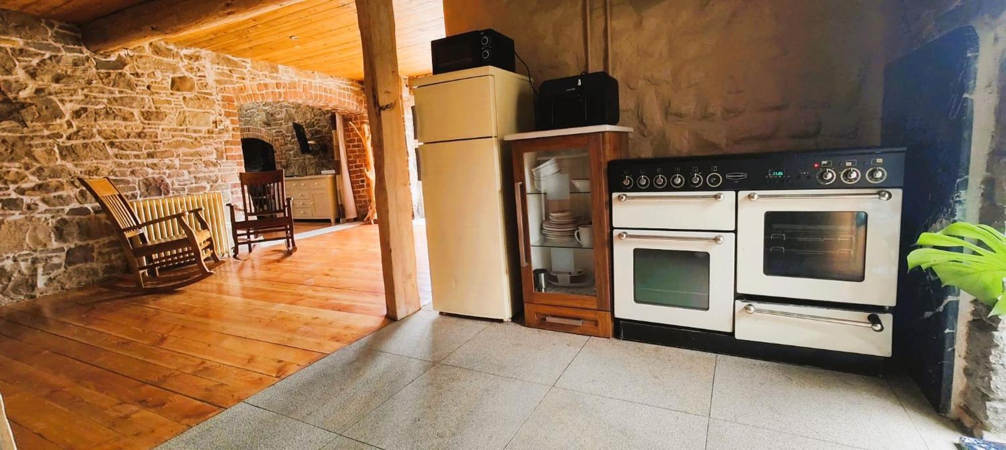 2 Bed Sandstone Residence Newport  Экстерьер фото
